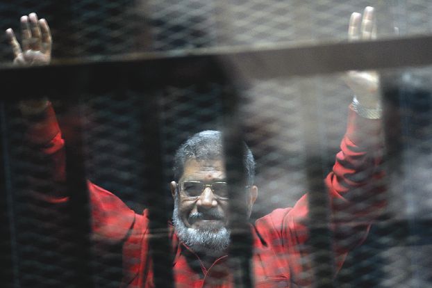مرسي أول رئيس سابق يدان بالتخابر