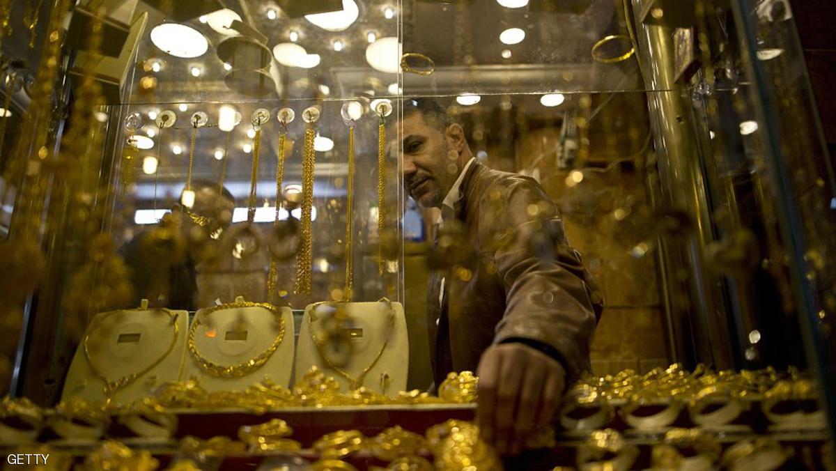 الذهب يواصل مكاسبه رغم انتعاش الأسهم