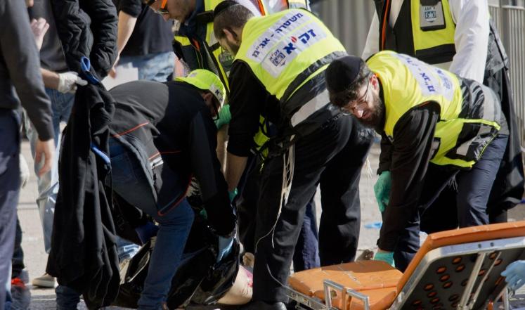 استشهاد فلسطيني طعن مستوطنين في الخليل