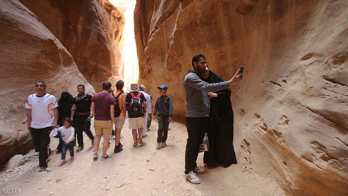 انخفاض إيرادات الأردن من السياحة في