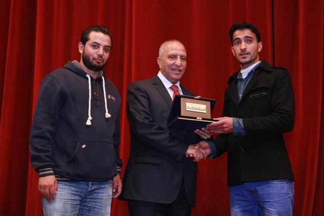 (الأردنية) تكرم الشاب الأردني راكان قطيشات