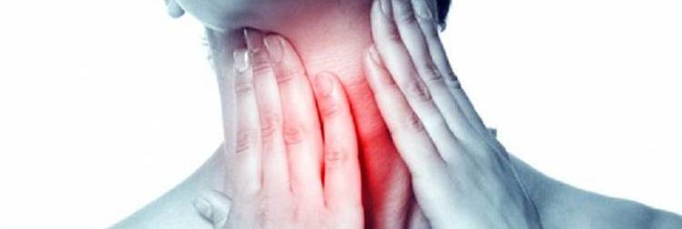 عالج احتقان الحلق بالماء المالح