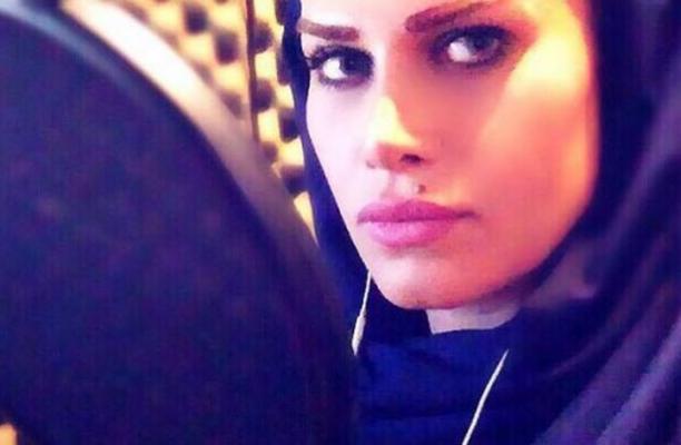 مذيعة إيرانية تهرب خارج إيران وتنشر