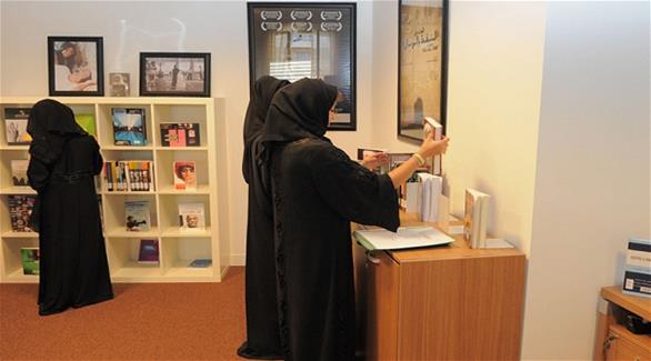 طالبة إماراتية تبتكر (مشروع المكتبة السريعة)