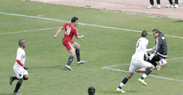 الإنجليزي ريدناب يشرف على أول حصة