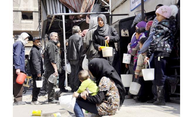 داعش يفرض تدريس مناهجه التكفيرية على