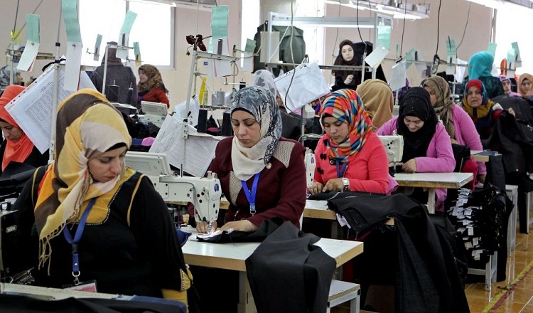 (تمكين) يدعو لوقف انتهاكات حقوق العمال