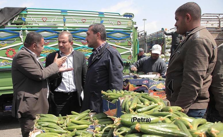(تجار الخضار): لا مزاجية في عمل