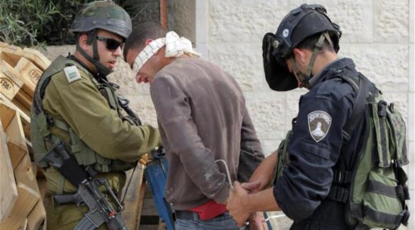 قوات الاحتلال تعتقل 8 فلسطينيين في