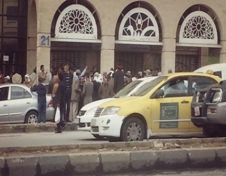 غرامات على اليمنيين المخالفين لشروط الاقامة