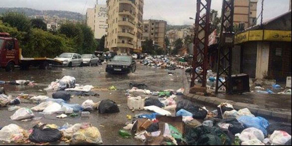 الامطار و الطائفية تغرق شوارع لبنان