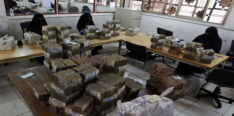 الحوثيون يطبعون 3 تريليونات ريال يمني