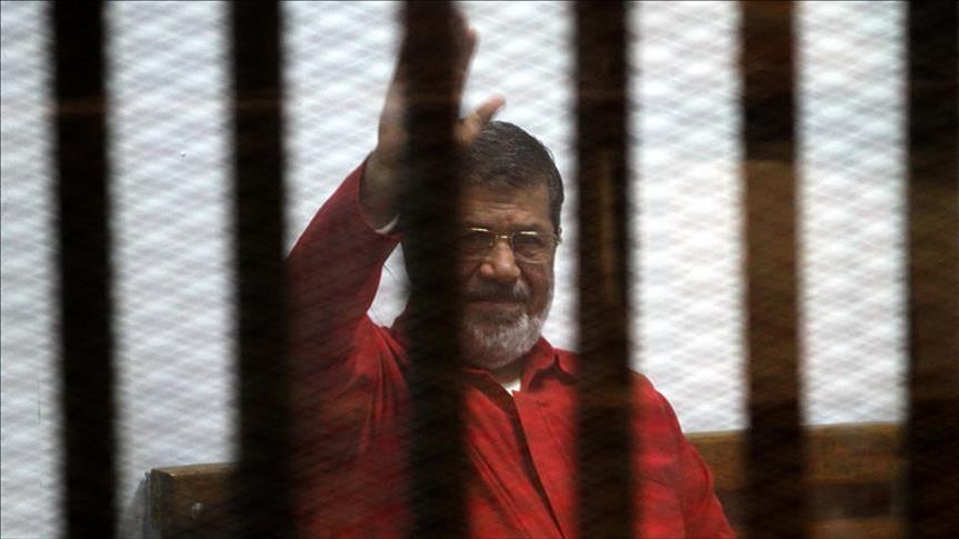 القضاء المصري يضع مرسي لأول مرة