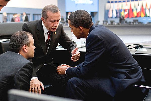 أوباما يحث أردوغان على (ضبط النفس)