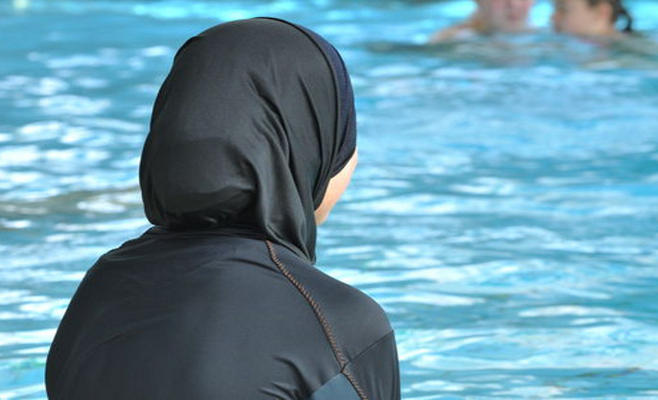 القضاء الفرنسي يعلق قرار حظر (البوركيني)