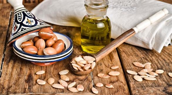 زيت الأركان .. كنز طبيعي للعناية