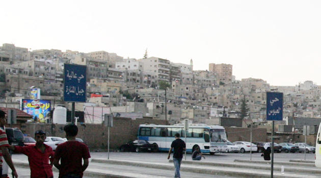 شبح الترحيل يهدد 80 ألفا من