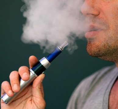 اكتشاف مواد ضارة بالسجائر الإلكترونية