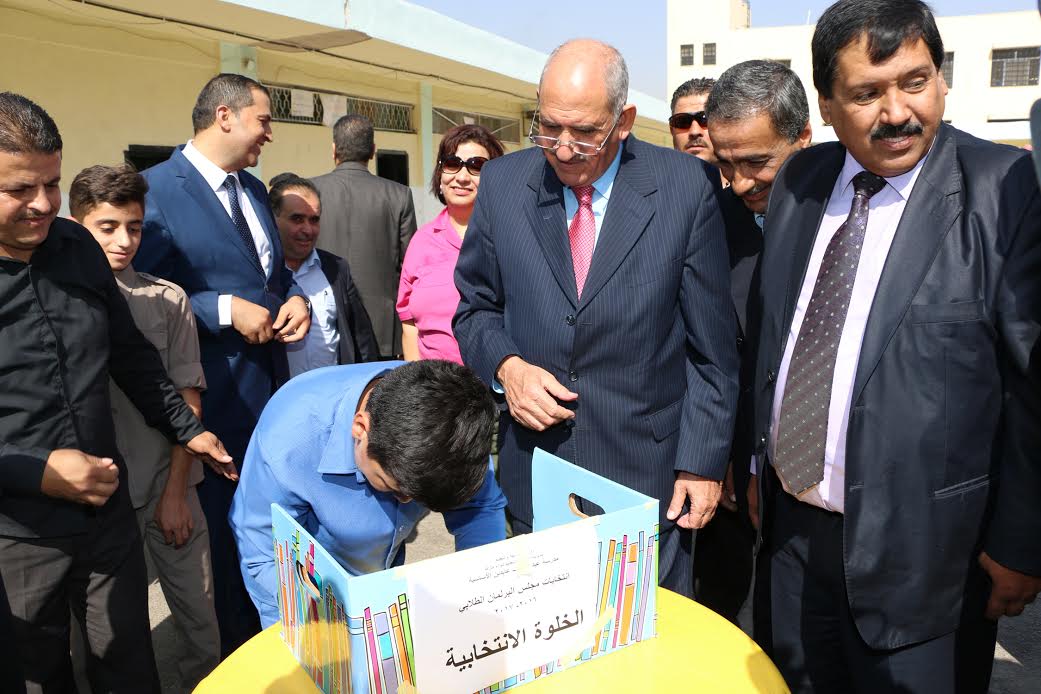 ذنيبات يتابع سير العملية الانتخابية في