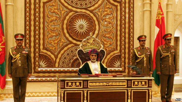السلطان العماني يظهر للعلن بعد غياب