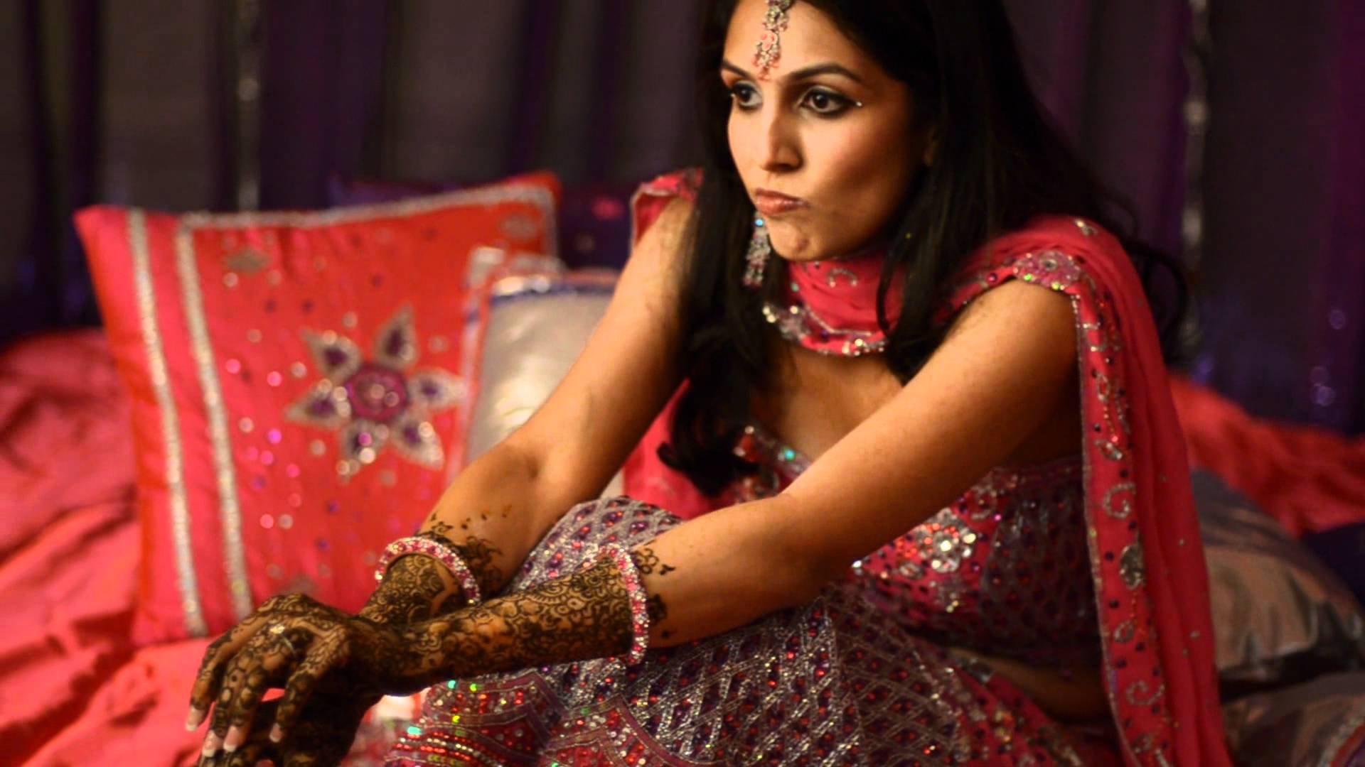 بالصور.. الحناء بنقوشها تجتاح دول العالم