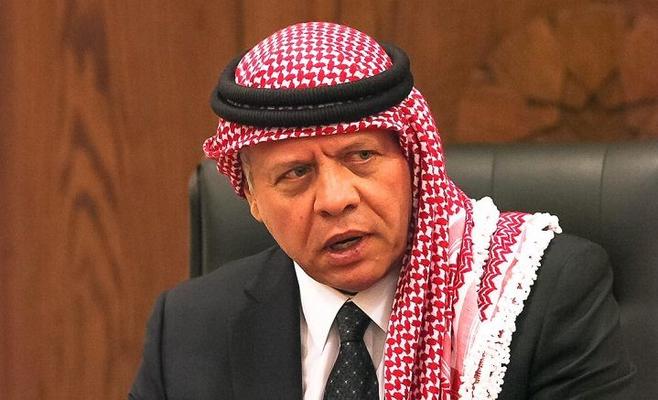 الملك يعزي أمير قطر بوفاة الشيخ
