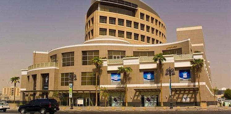 بالفيديو.. شاحنة تقتحم محلا تجاريا بالعاصمة