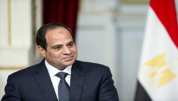 لقاءات السيسي بالمثقفين.. . تعبئة غير