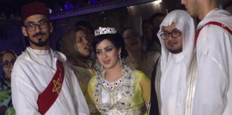 بالفيديو.. داعية سعودي يتزوج فتاة سافرة