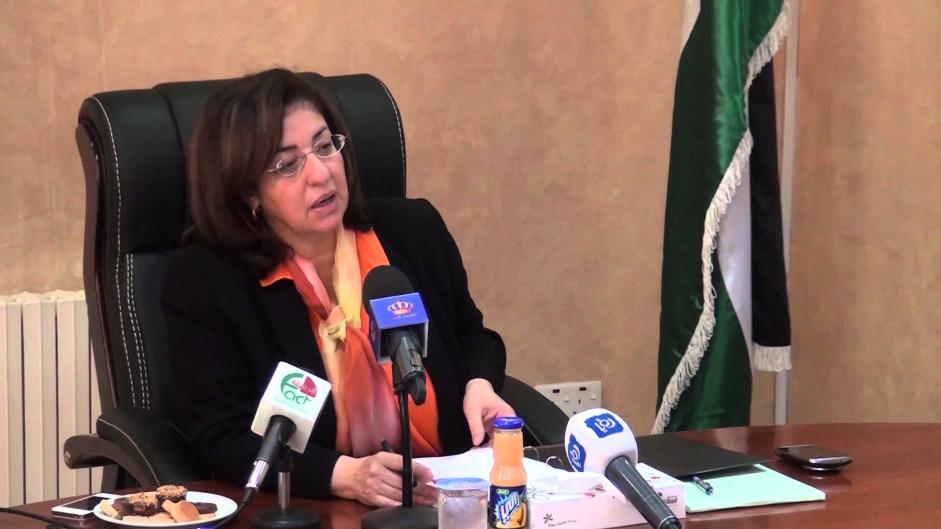 أبو حسان تؤكد أهمية حماية المرأة