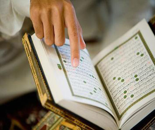 مواطن موقوف يتسبب في اعتناق فلبيني