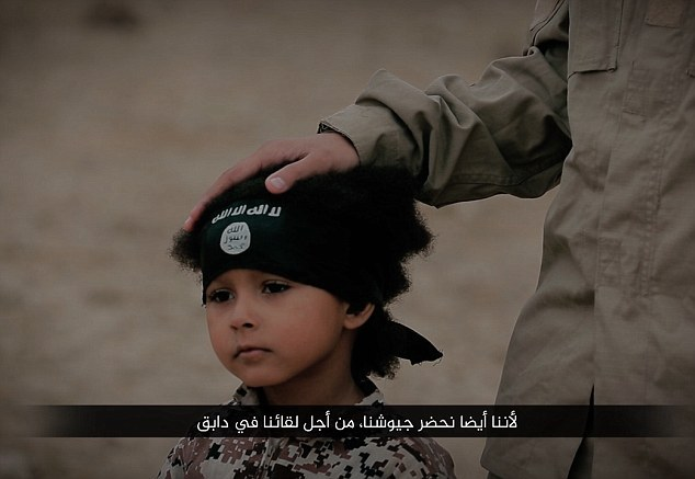 عيسى .. طفل داعش الصغير يظهر