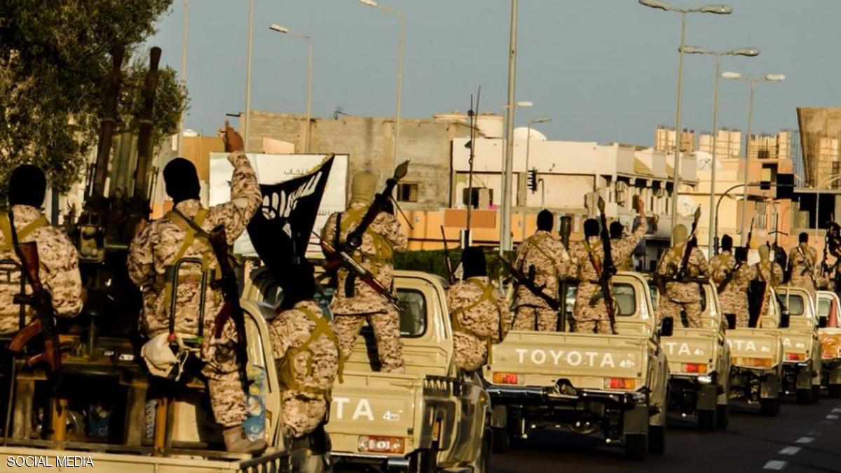 داعش يخسر أطرافه وينحسر إلى معاقله