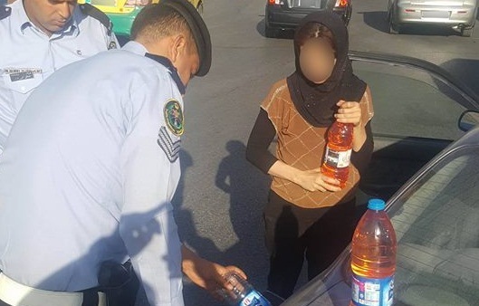 موقف إنساني لضابطين بالامن العام مع