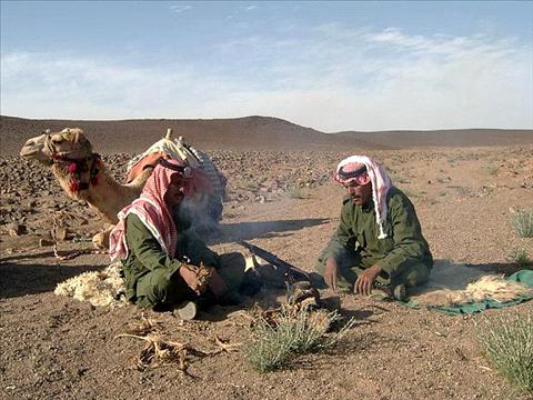 قوات البادية تعثر على فتى ضل