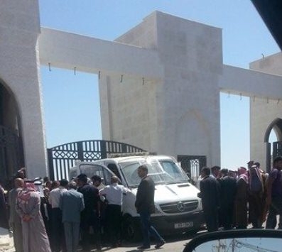 (الطفايلة) مستاؤون بسبب تسليم بطاقات لقاء