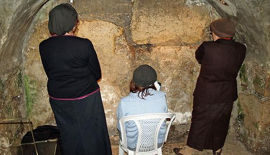 يهود ومسيحيون في الجزائر يخشون على