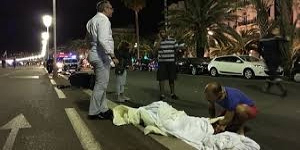 داعش يتبنى هجوم مدينة نيس الفرنسية
