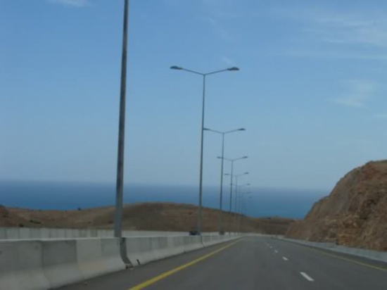 مطالبات بضرورة صيانة طريق الطفيلة باتجاه
