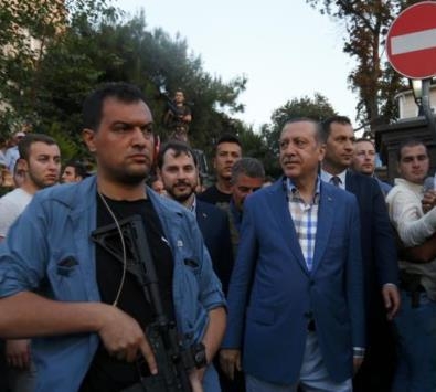 توقيف المستشار العسكري لأردوغان على خلفية