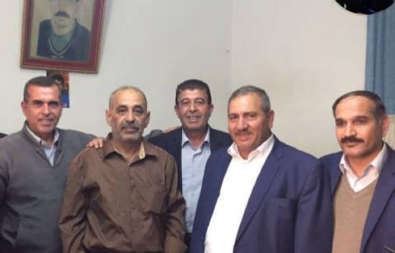 نقابة المعلمين باستقبال العزايزه بعد تكفيله