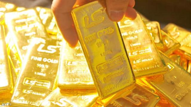 الذهب يرتفع مع تراجع الدولار لكن