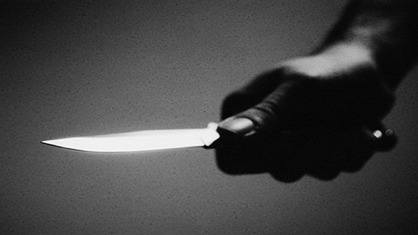 طالب يطعن زميله في كلية القادسية