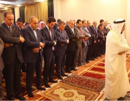 الملك يقيم مأدبة إفطار رسمية لكبار