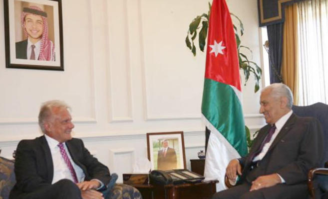 النسور يطالب البوتاس بالمساعدة في إنشاء