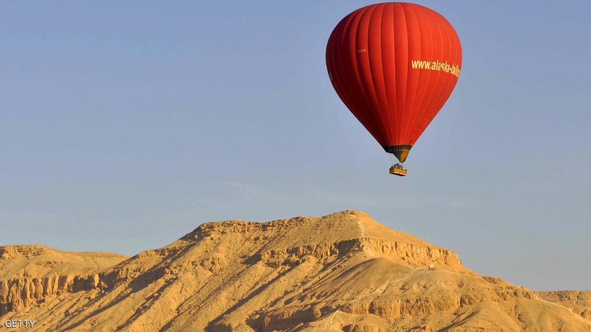 الطقس يعلق رحلات المناطيد فوق الأقصر