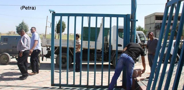 بلدية اربد تزيل الاكشاك غير المرخصة