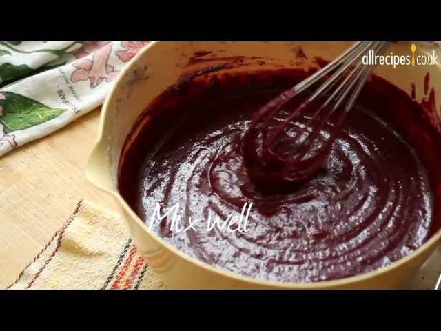 بالفيديو: طريقة تحضير كعكة الشوكولاتة بالشمندر