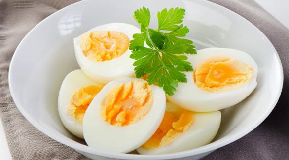 هل الأفضل تجنب أكل البيض في