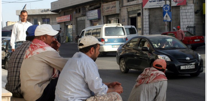 تغريم العمال الوافدين المخالفين 500 دينار